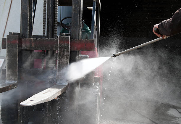 Why Choose Our Certified Pressure Washing Experts for Your Project Needs in Waukegan, IL?